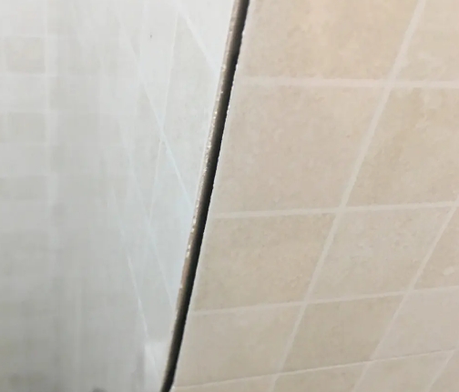 立山瓷砖空鼓维修公司分享阳台瓷砖脱落的修复过程可以分为以下几个步骤